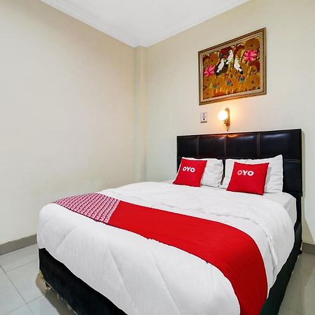 Oyo 90408 Hotel Horton Cirebon Bagian luar foto