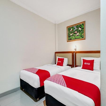 Oyo 90408 Hotel Horton Cirebon Bagian luar foto