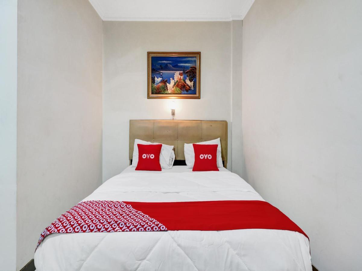 Oyo 90408 Hotel Horton Cirebon Bagian luar foto