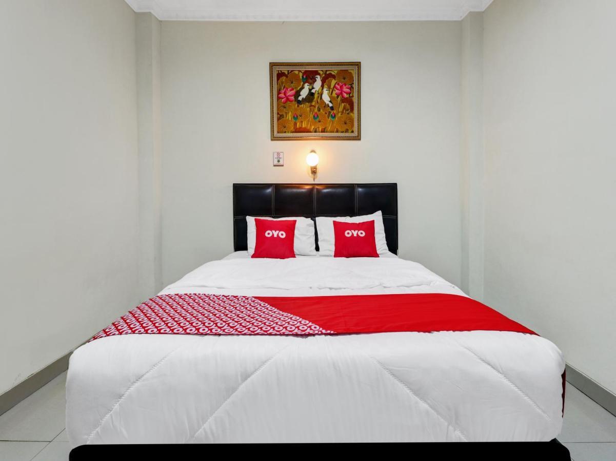 Oyo 90408 Hotel Horton Cirebon Bagian luar foto
